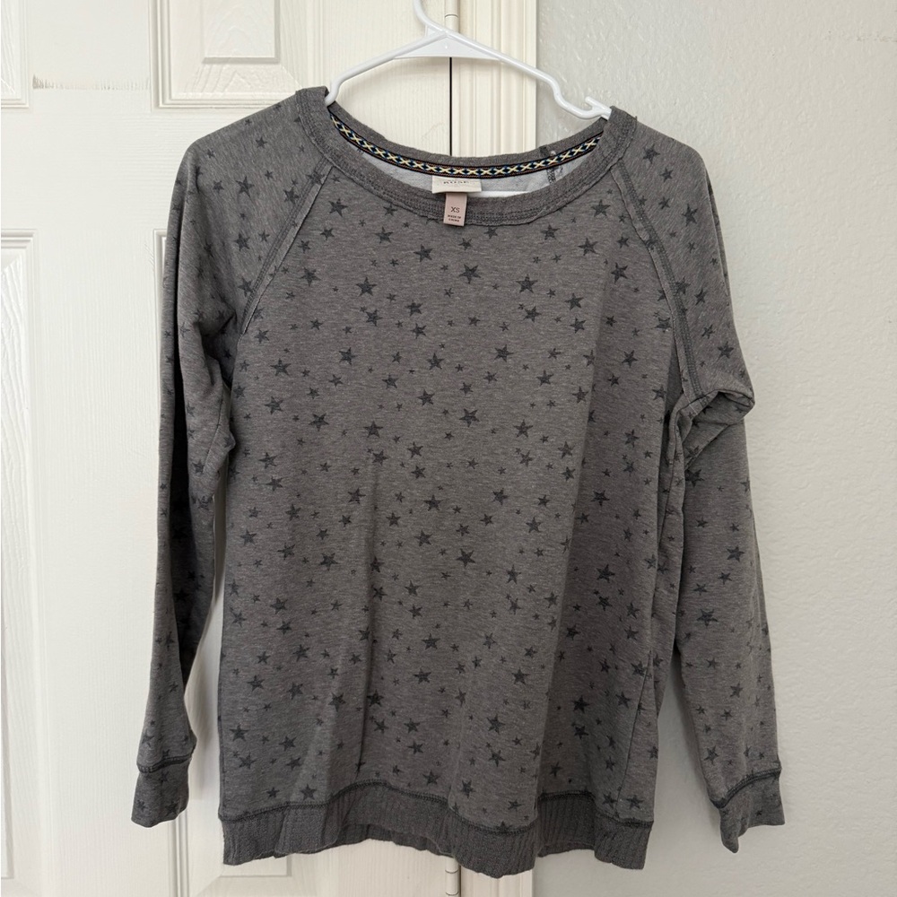 Gray Star Pattern Sweatshirt